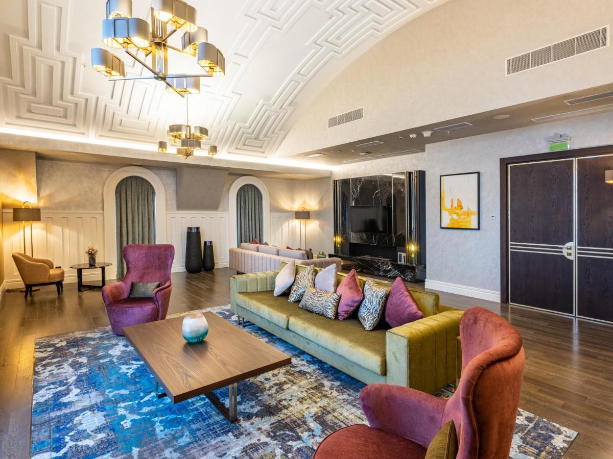 Intercontinental Baku By Ihg Exterior foto The lounge at the airport